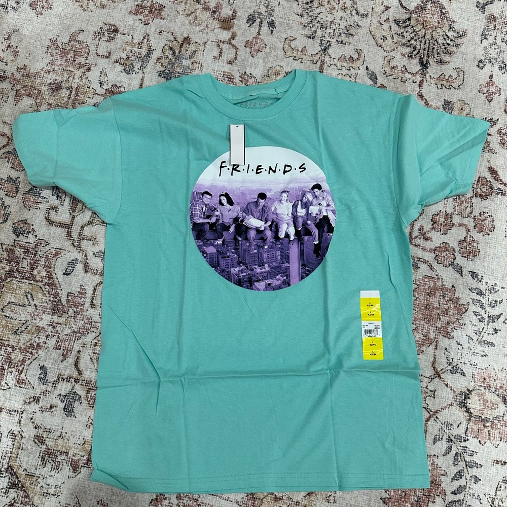 FRIENDS T SHIRT